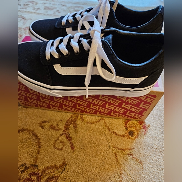 🌸NWOT Vans Ward Women's Shoes. Size: 7.5. Color: Black and White🔥 - Picture 9 of 9
